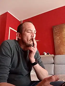 Snapshot of Denislamalice34 chatting on 02/02/26, 01:10 Denislamalice34 online show from 02/02/26, 01:10