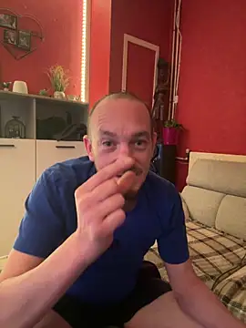 Snapshot of Denislamalice34 chatting on 12/16/25, 09:19 Denislamalice34 online show from 12/16/25, 09:19