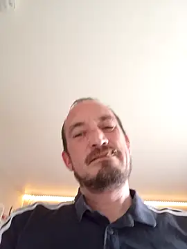 Snapshot of Denislamalice34 chatting on 02/20/26, 01:35 Denislamalice34 online show from 02/20/26, 01:35