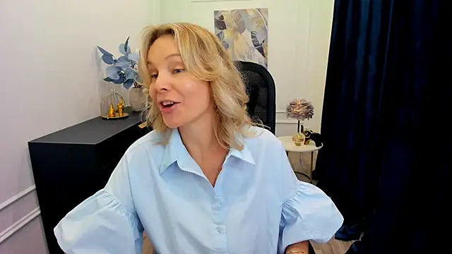 Snapshot of Sinty_Devis chatting on 09/13/25, 11:43 Sinty Devis online show from 09/13/25, 11:43