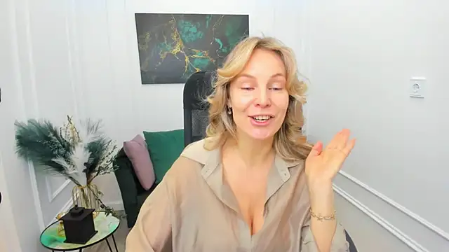 Sinty Devis online show from 04/22/26, 04:41