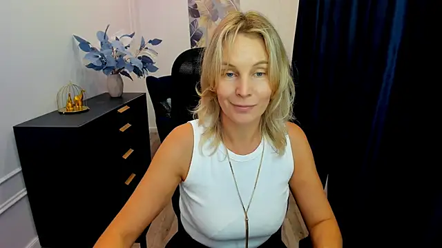 Snapshot of Sinty_Devis chatting on 09/17/25, 11:45 Sinty Devis online show from 09/17/25, 11:45