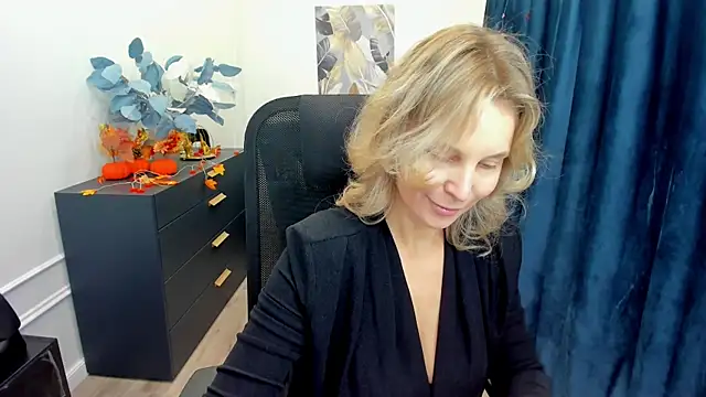 Snapshot of Sinty_Devis chatting on 10/21/25, 11:42 Sinty Devis online show from 10/21/25, 11:42