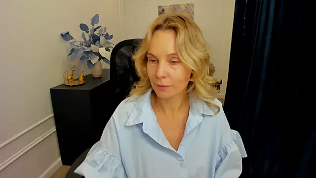 Snapshot of Sinty_Devis chatting on 11/30/25, 11:33 Sinty Devis online show from 11/30/25, 11:33