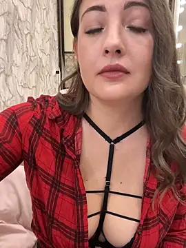 AnnaBri online show from 11/19/25, 01:49