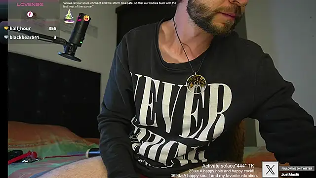 Snapshot of just_maxii chatting on 02/11/25, 01:41 just maxii online show from 02/11/25, 01:41