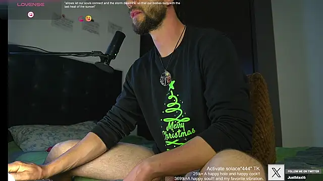 Snapshot of just_maxii chatting on 03/20/25, 11:12 just maxii online show from 03/20/25, 11:12