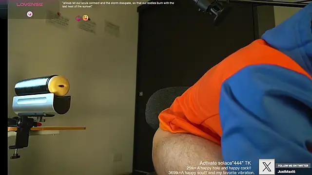 Snapshot of just_maxii chatting on 02/22/25, 10:31 just maxii online show from 02/22/25, 10:31