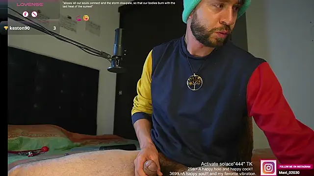 Snapshot of just_maxii chatting on 02/15/25, 02:04 just maxii online show from 02/15/25, 02:04