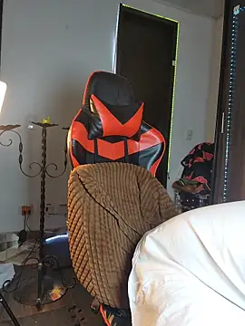 just maxii online show from 04/04/26, 09:21