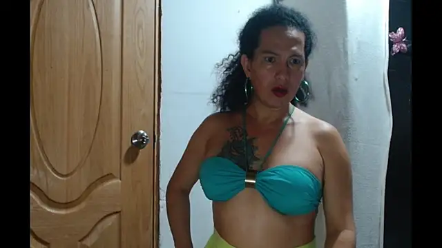 Snapshot of abbycrespa chatting on 02/25/25, 04:25 abbycrespa online show from 02/25/25, 04:25