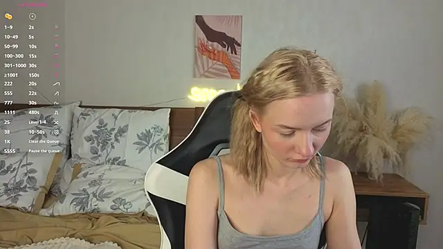 IdaValenti online show from 10/25/25, 11:05