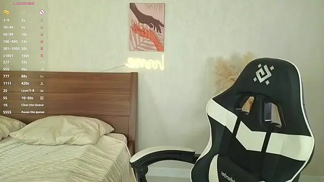 IdaValenti online show from 09/30/25, 01:11