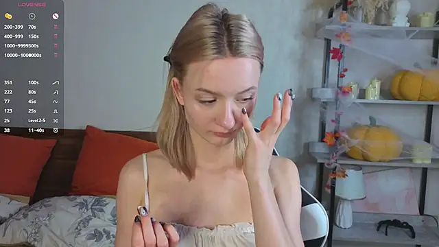 IdaValenti online show from 12/01/25, 11:16