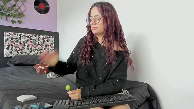 kassandra james online show from 03/04/25, 05:56