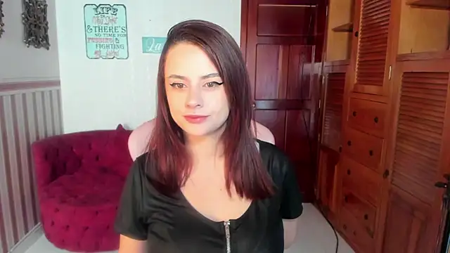 kassandra james online show from 11/12/25, 11:58