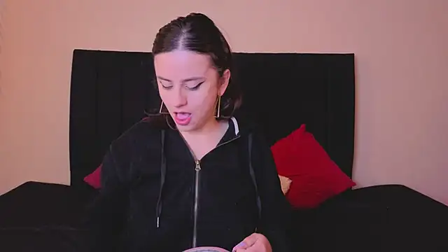 kassandra james online show from 01/11/26, 01:18