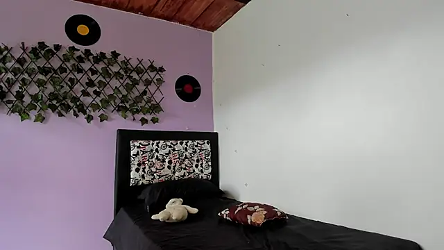 kassandra james online show from 02/28/25, 03:04