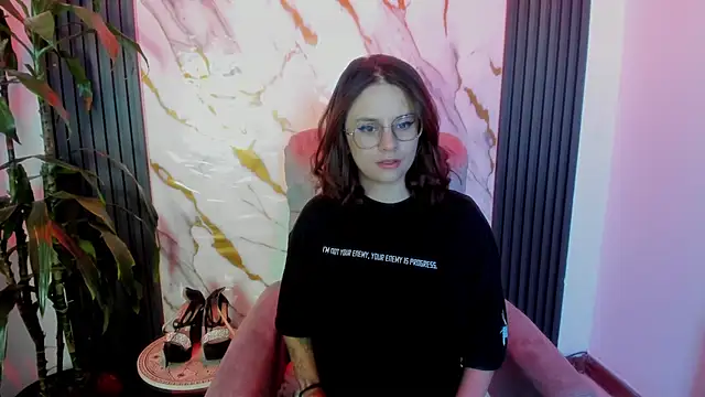 kassandra james online show from 02/13/26, 01:55