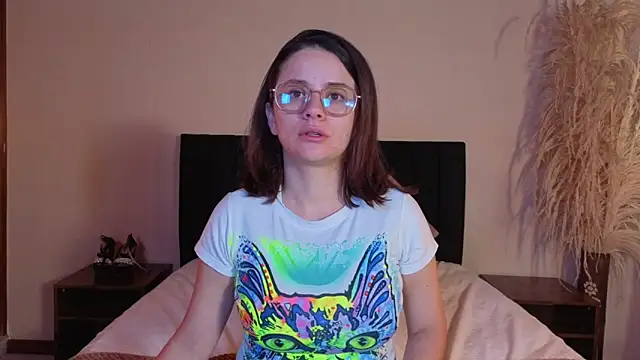 kassandra james online show from 03/03/26, 12:56