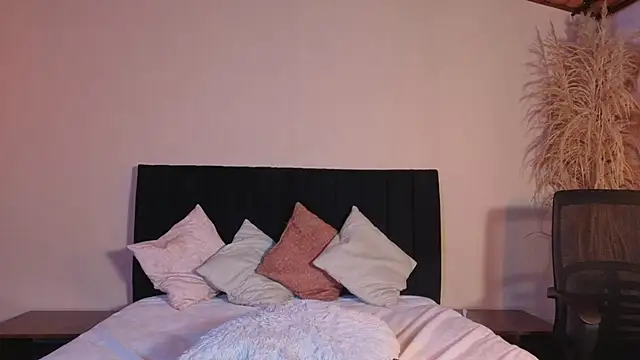 Snapshot of kassandra_james chatting on 06/23/26, 12:14 kassandra james online show from 06/23/26, 12:14