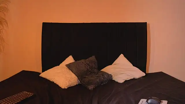 kassandra james online show from 02/02/26, 01:10