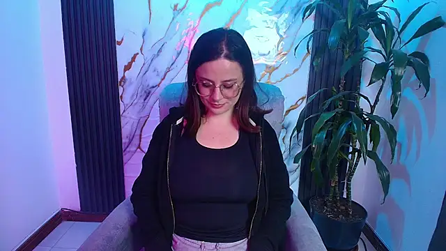 kassandra james online show from 03/25/26, 11:31