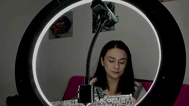 kassandra james online show from 09/10/25, 07:02