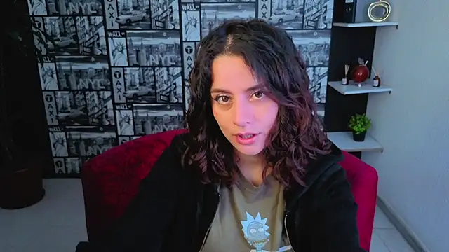 Snapshot of kassandra_james chatting on 06/16/26, 01:55 kassandra james online show from 06/16/26, 01:55