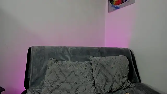 kassandra james online show from 10/09/25, 11:44