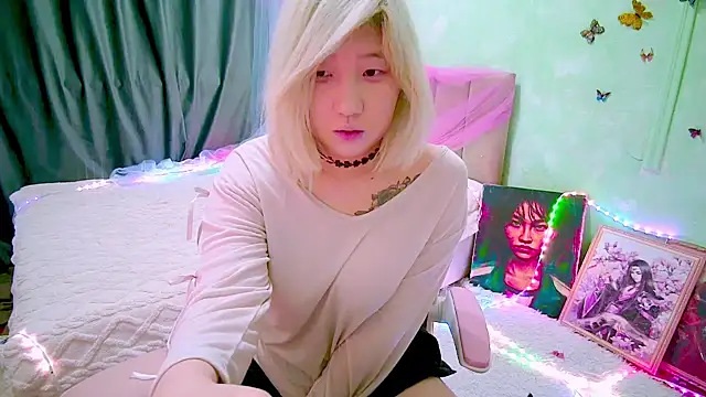 Akemilun online show from 04/12/26, 06:00