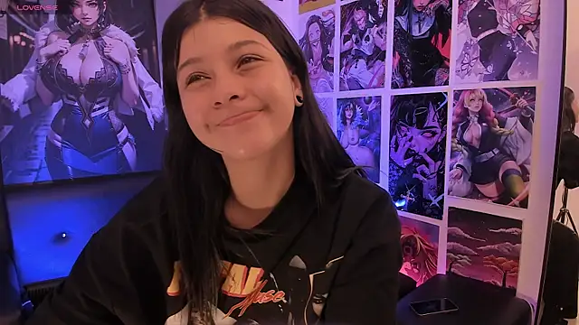 LanaKyutt online show from 12/18/25, 02:10