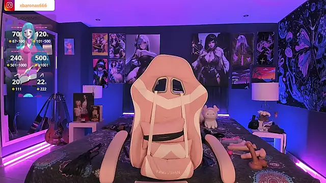 LanaKyutt online show from 10/28/25, 01:32