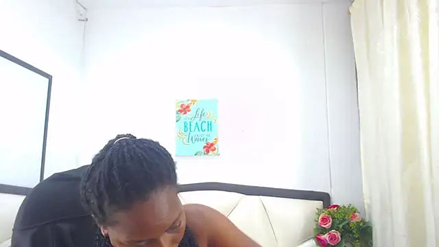 Snapshot of Sara_Marks chatting on 11/04/25, 11:25 Sara Marks online show from 11/04/25, 11:25