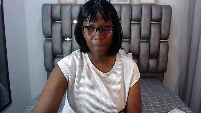 Snapshot of Sara_Marks chatting on 06/02/26, 10:59 Sara Marks online show from 06/02/26, 10:59