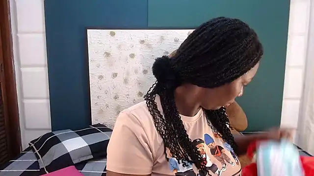 Snapshot of Sara_Marks chatting on 11/27/25, 01:00 Sara Marks online show from 11/27/25, 01:00