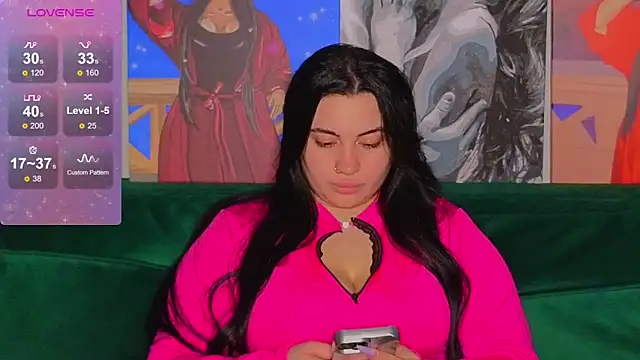 Nikki Kardashian online show from 12/21/24, 01:58