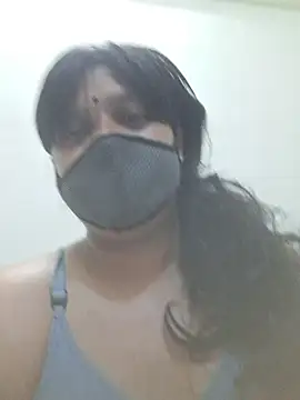 Snapshot of dirtybearr chatting on 10/18/25, 04:53 dirtybearr online show from 10/18/25, 04:53
