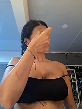 Snapshot of _frida1 chatting on 09/30/25, 12:55 frida1 online show from 09/30/25, 12:55