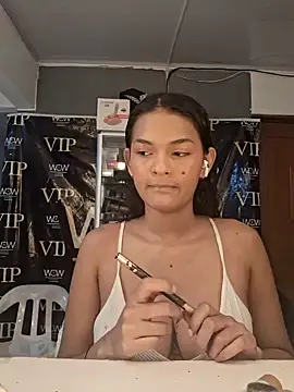 Snapshot of _frida1 chatting on 03/17/25, 12:46 frida1 online show from 03/17/25, 12:46