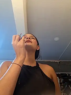 Snapshot of _frida1 chatting on 09/25/25, 12:44 frida1 online show from 09/25/25, 12:44