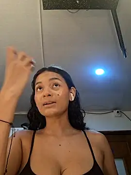 Snapshot of _frida1 chatting on 03/14/25, 12:40 frida1 online show from 03/14/25, 12:40