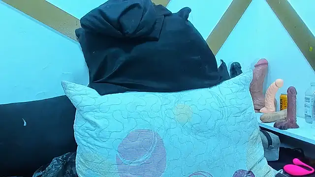 Snapshot of SashaBigSquirt chatting on 06/05/26, 02:38 SashaBigSquirt online show from 06/05/26, 02:38