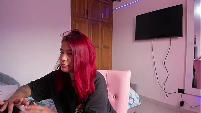 alison18  online show from 11/14/25, 05:49