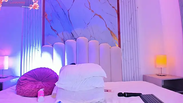 carolriveraa  online show from 03/01/25, 08:32