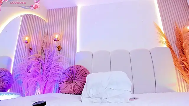 carolriveraa  online show from 03/04/26, 08:16