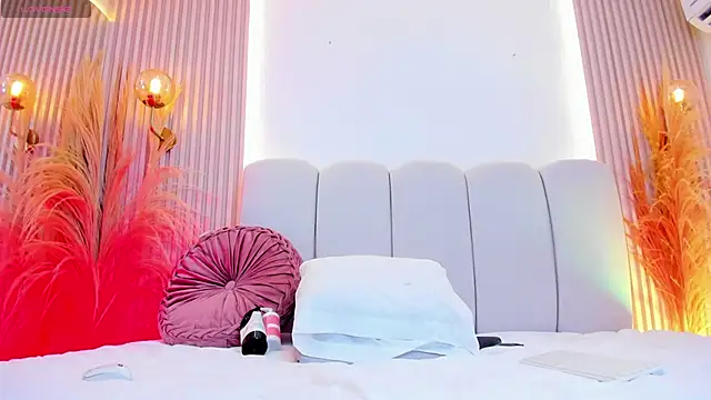 carolriveraa  online show from 11/22/25, 09:02