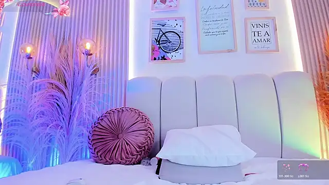 carolriveraa  online show from 11/04/25, 09:29