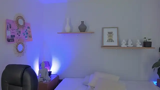 moll1e  online show from 03/03/25, 12:17