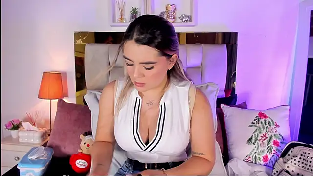 emmy r online show from 12/19/25, 12:07